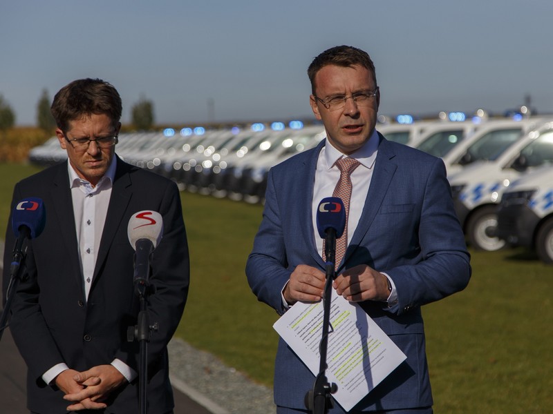 CzechToll předal 40 vozidel pro kontrolu výběru mýtného